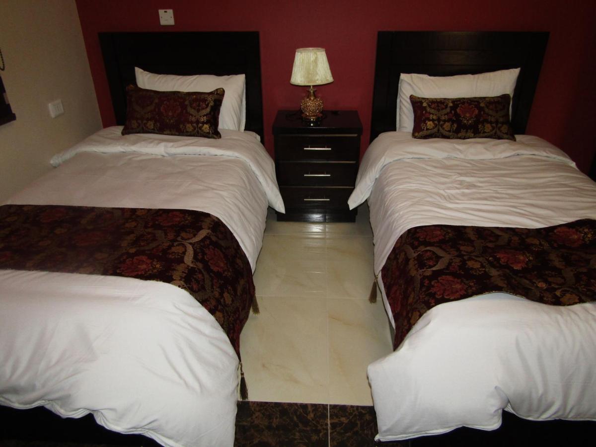 Petra Monastery Tourist Hotel Wadi Musa Buitenkant foto