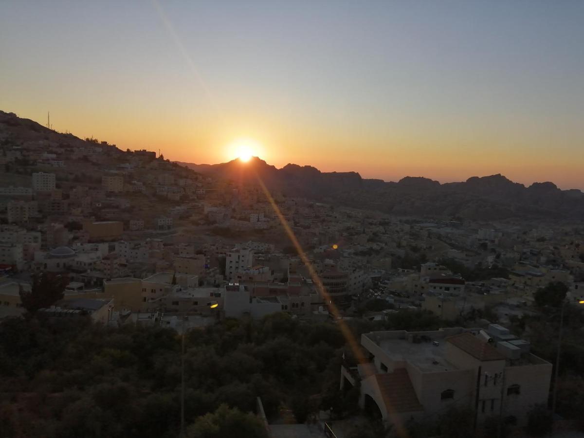 Petra Monastery Tourist Hotel Wadi Musa Buitenkant foto
